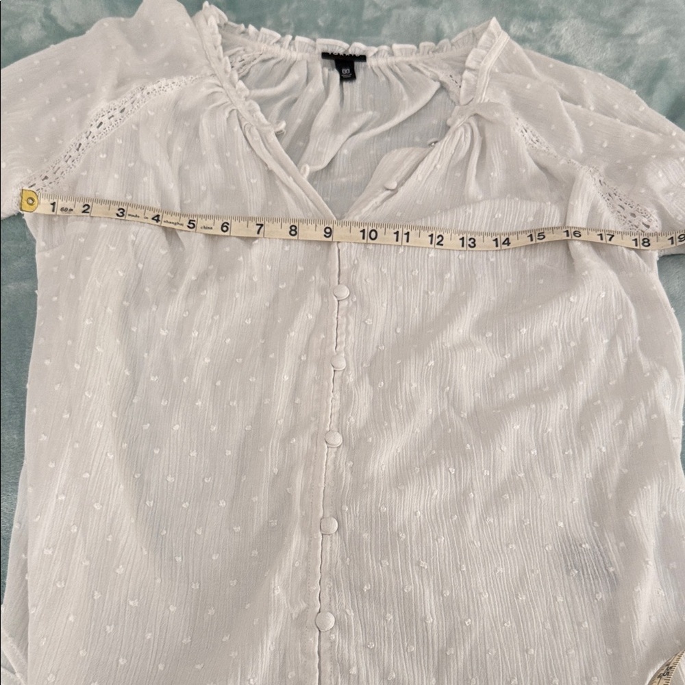 torrid White Textured Button-Front Peasant Blouse - Picture 7 of 9
